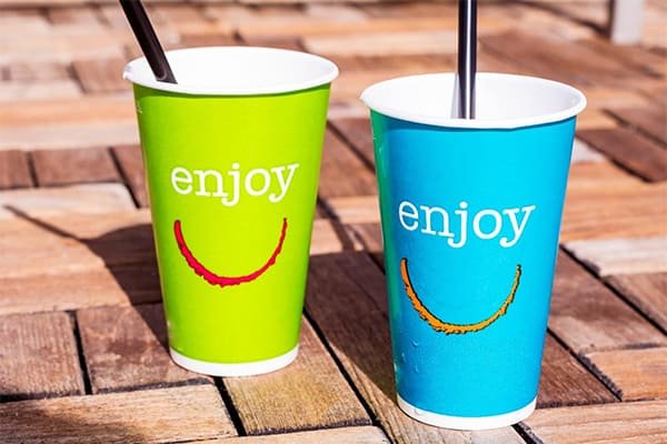 851 Copos Personalizados Qual o Melhor Material para sua Campanha de Marketing