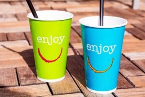 Copos Personalizados: Qual o Melhor Material para sua Campanha de Marketing